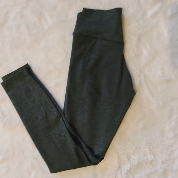 Bombshell Sportswear set - Picture 5 of 11